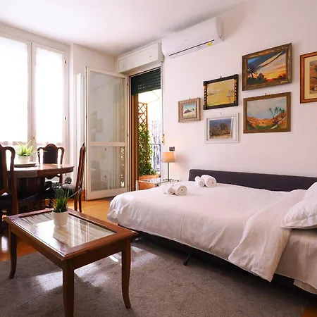 Primopiano - Via Pavia Apartman *